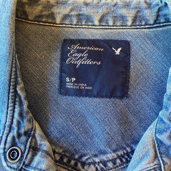 EUC Vintage American Eagle Women’s Chambray Button-Down Shirt - Picture 4 of 7